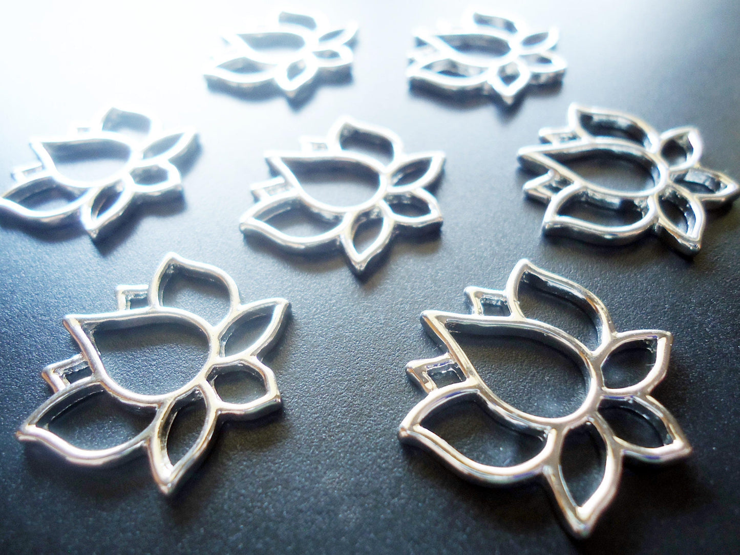 Lotus Links / Pendants / Components - Silver - 7/8" x 3/4", Set of 10