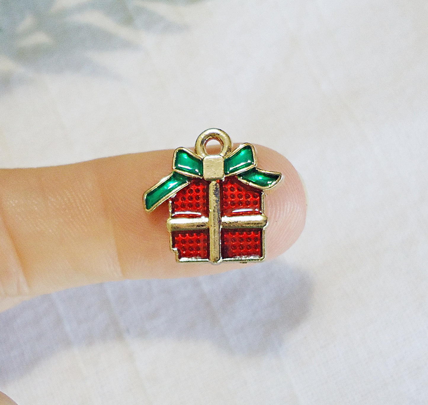 10 Christmas Gift Charms, Red Green Gold Christmas Present, Enameled, 1/2" Tall