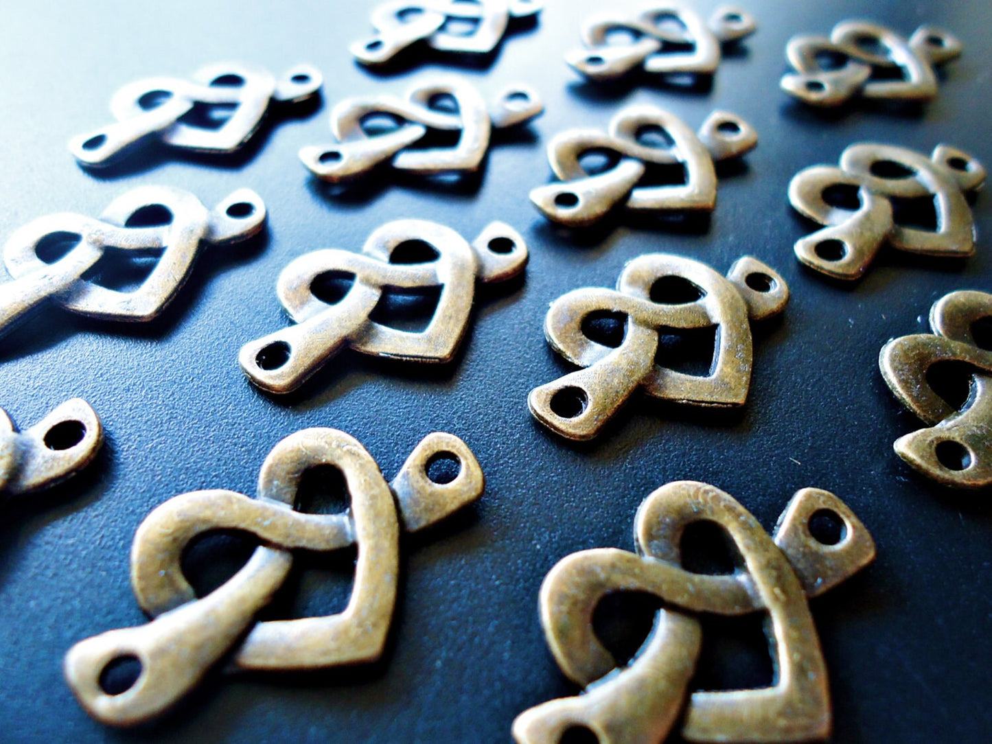 Knotted Heart Links - Antique Bronze - 23mm x14mm