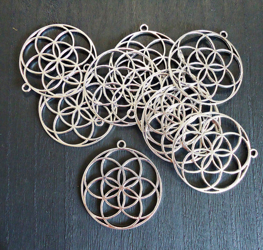 Large Geometric Flowers, 44mm, Antique Silver