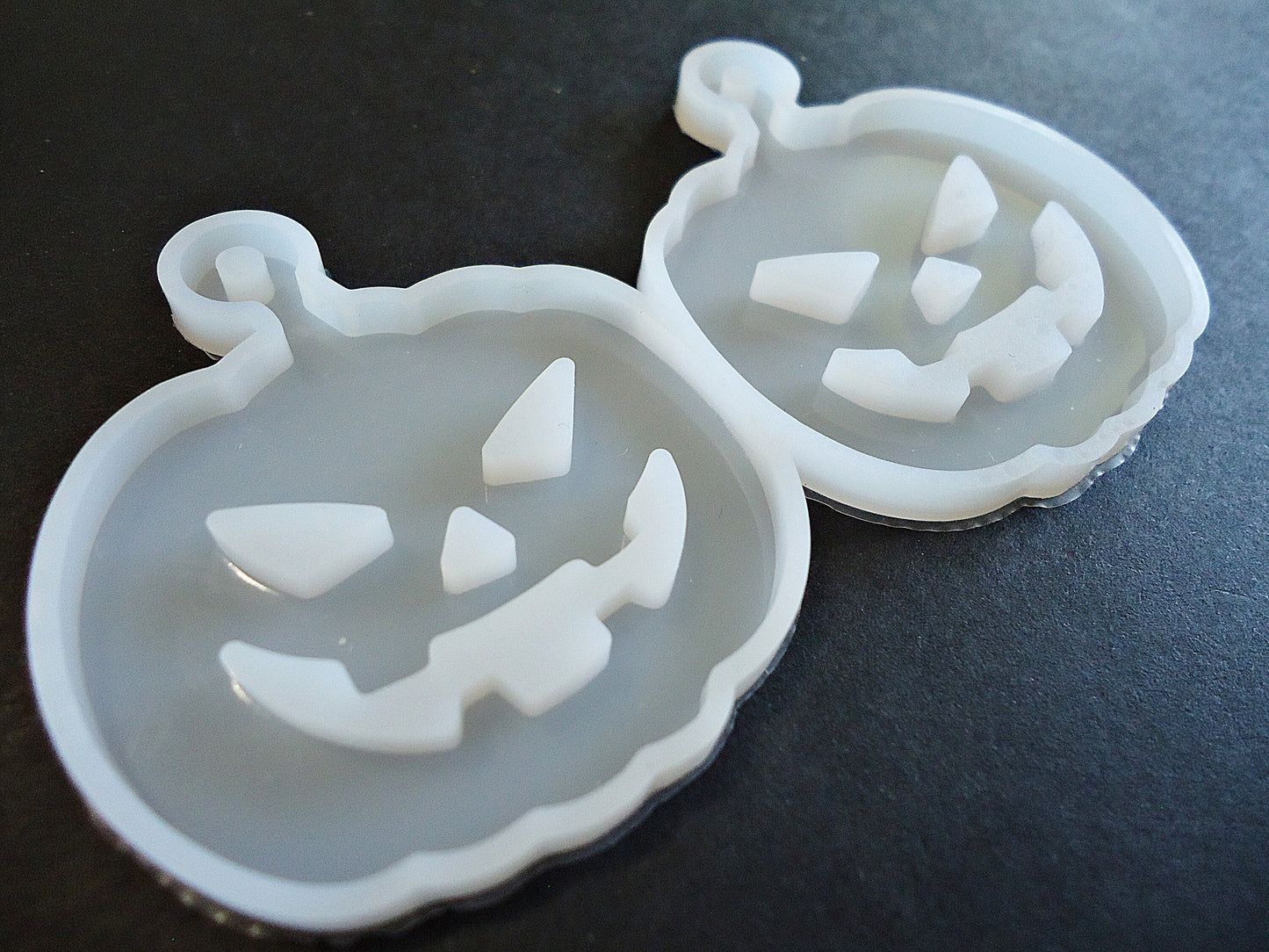 Silicone Mold, Jack-o-lantern Earrings or Pendant Mold, Resin Jewelry, Halloween Pumpkin