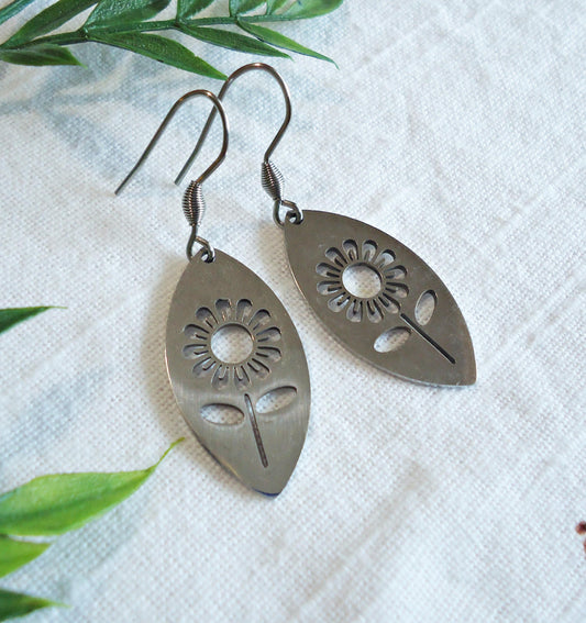 CORE ESSENTIALS - Stainless Steel Earrings, Silver Sunflower Teardrops
