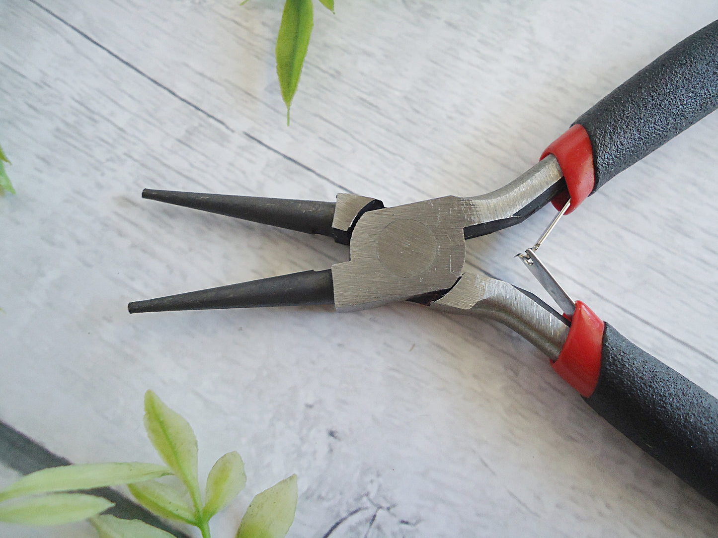 Jewelry Pliers, Smooth Chain Nose Pliers or Round Nose Pliers, 5 inch Carbon Steel