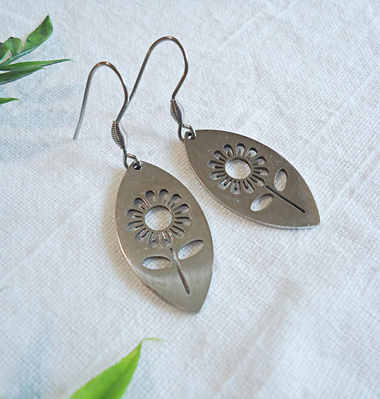 CORE ESSENTIALS - Stainless Steel Earrings, Silver Sunflower Teardrops