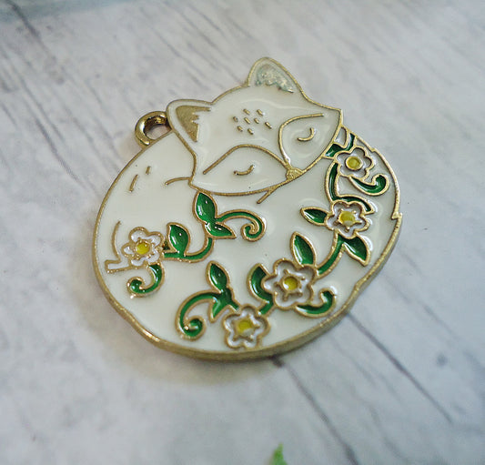 Sleeping Fox Charm, White and Gold, 1" Tall