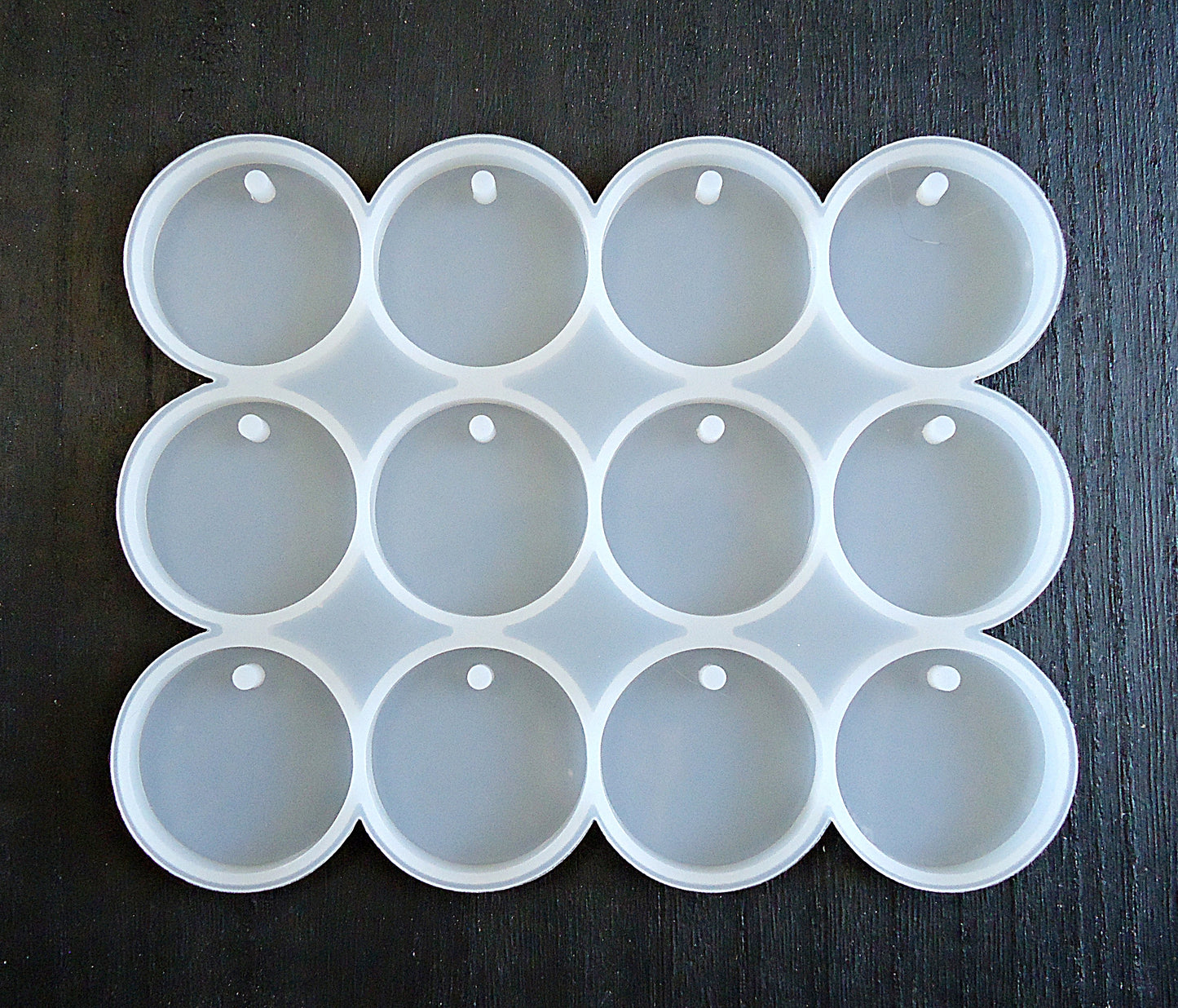 Multi-Pendant Mold, 35mm Round Pendants, Makes 12 Pendants